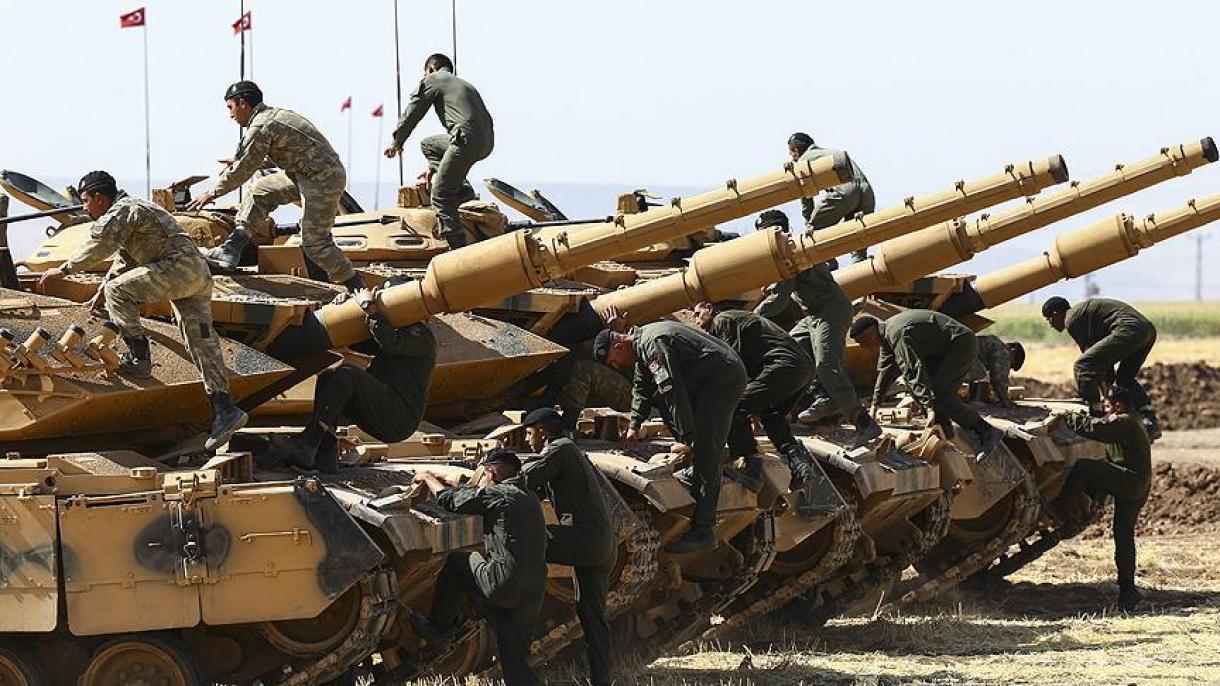 Fuerzas Armadas Turcas sigue ejerciendo un simulacro en la frontera con Irak