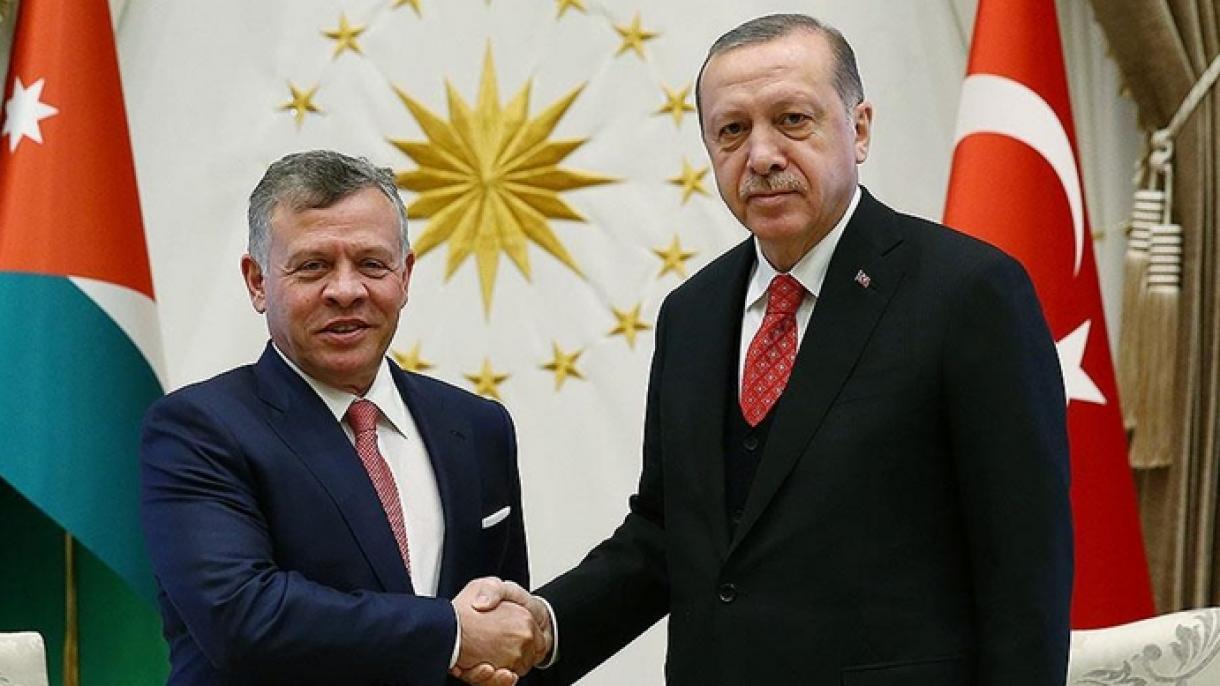 Conversa entre o Presidente Erdogan e o Rei da Jordânia