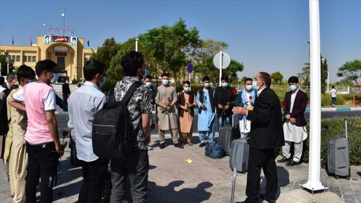 نخبگان افغانستان برای تحصیل در دانشگاه علوم‌ پزشکی یزد وارد ایران شدند