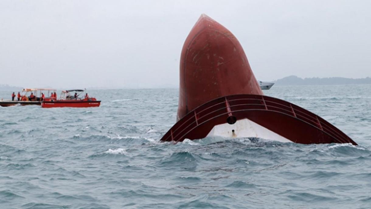 广州两艘船只发生碰撞12人失踪