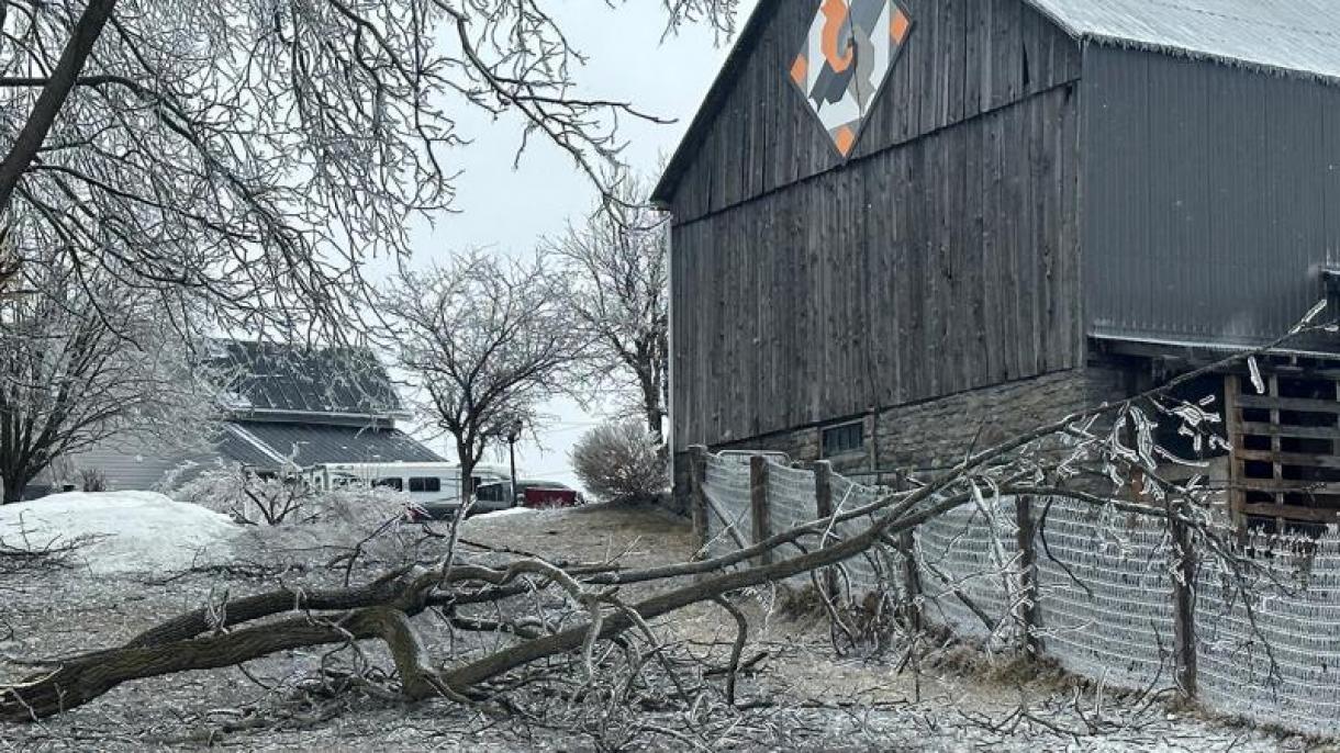 کینیڈا، کیوبیک اور انٹاریو ریاستوں میں شدید طوفان کی وسیع پیمانے پر تباہ کاریاں