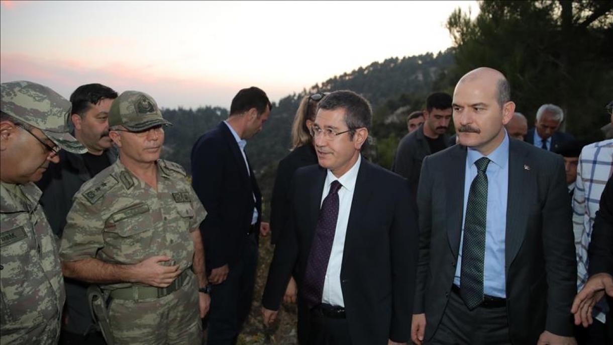 بازدید وزرای کشور و دفاع ترکیه از مرز سوریه