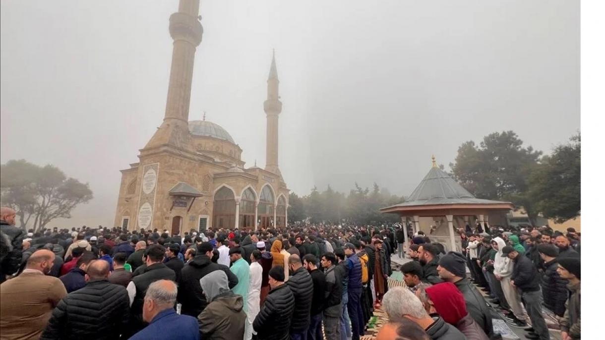نماز عید فطر در جمهوری آذربایجان اقامه شد