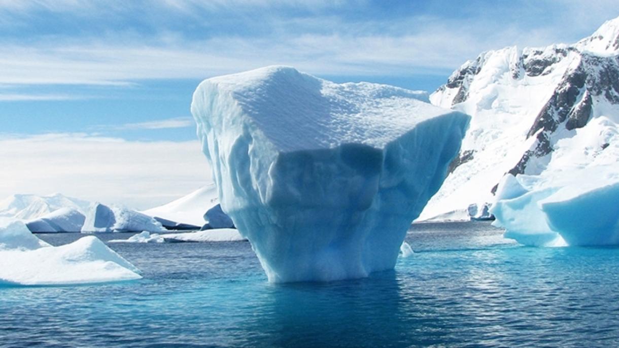 世界上最大的冰山A68融化