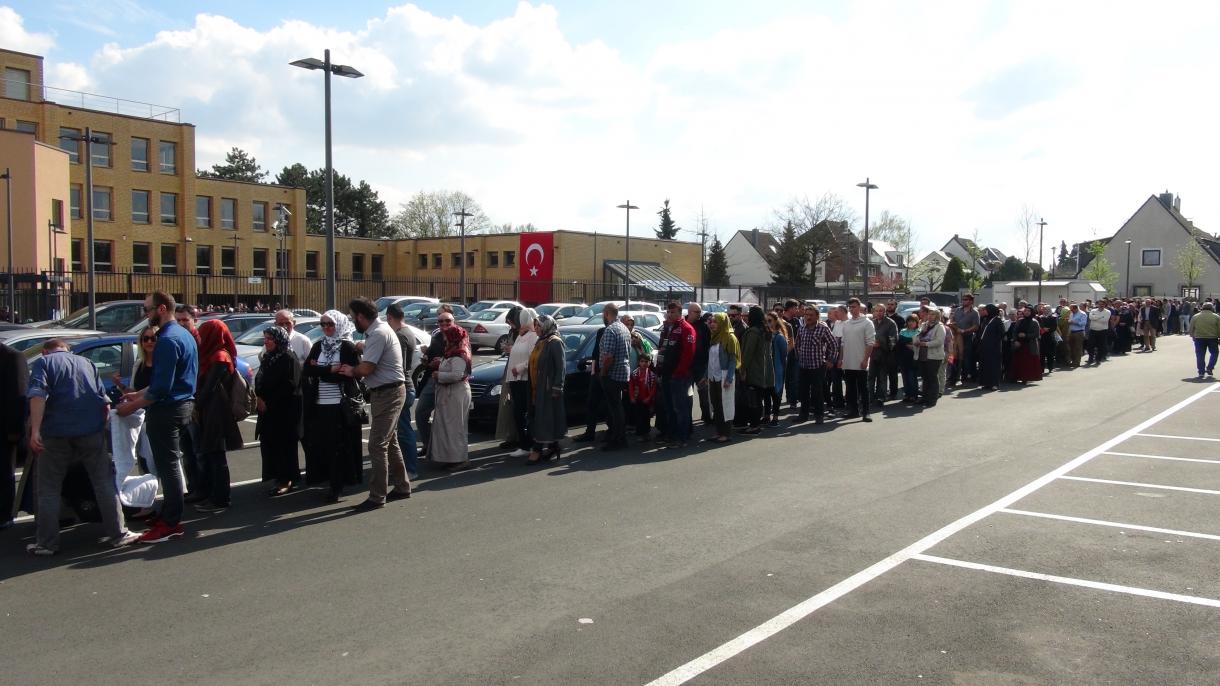 استقبال شهروندان ترک مقیم خارج از کشور از رفراندوم اصلاح قانون اساسی