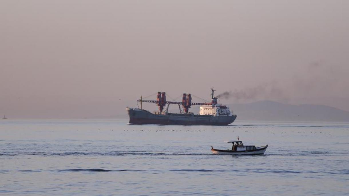 Rusiyanın hərbi yük gəmisi İstanbul boğazından keçib