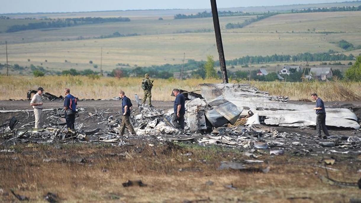 یوکرین میں ملائیشئن ایئرلائنز کا طیارہ روسی میزائل لگنے سے گرا:تفتیشی ماہرین