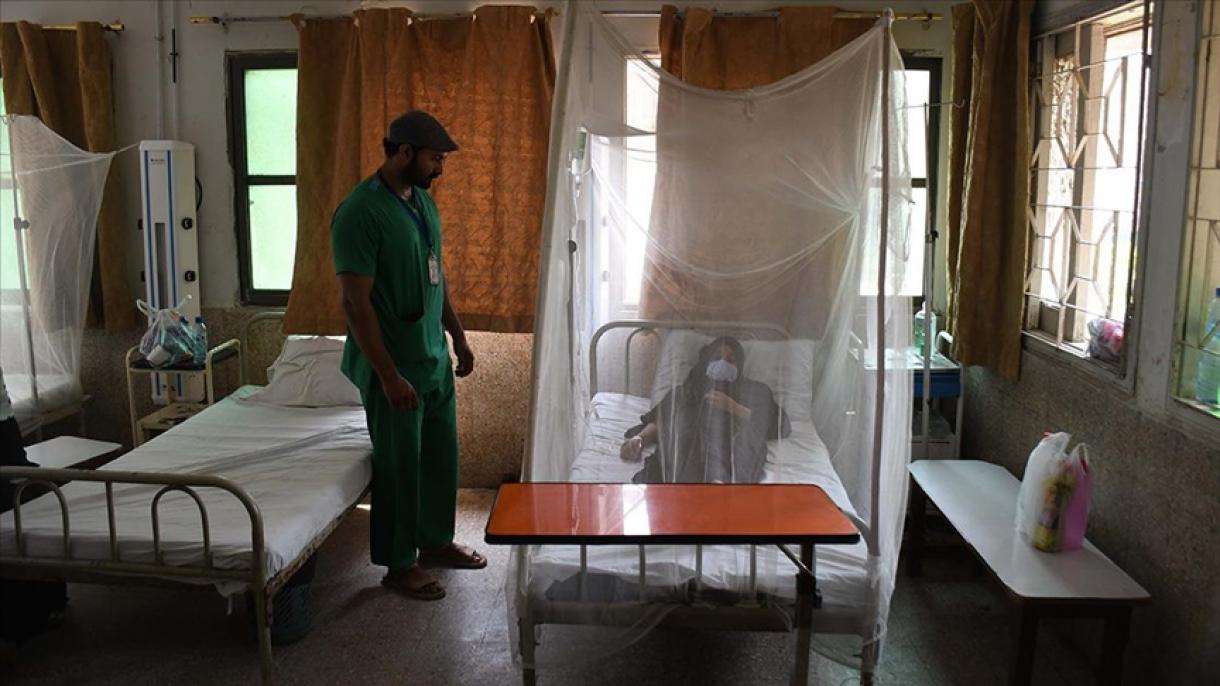Áradások járványt okoztak Pakisztánban