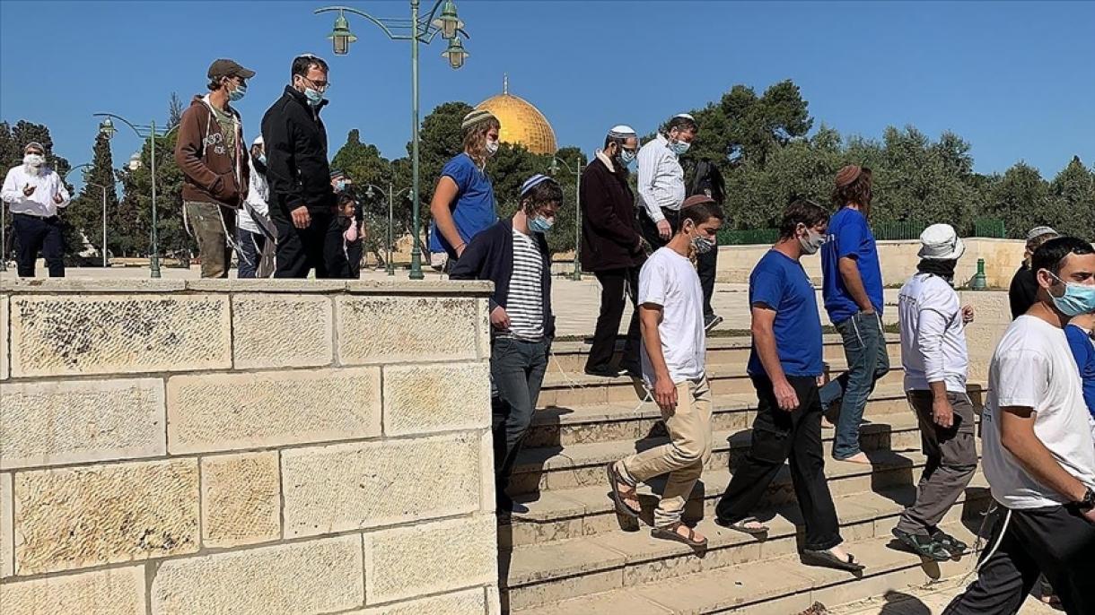 متعصب یہودی پولیس کی نگرانی میں مسجد الاقصی میں داخل ہو گئے