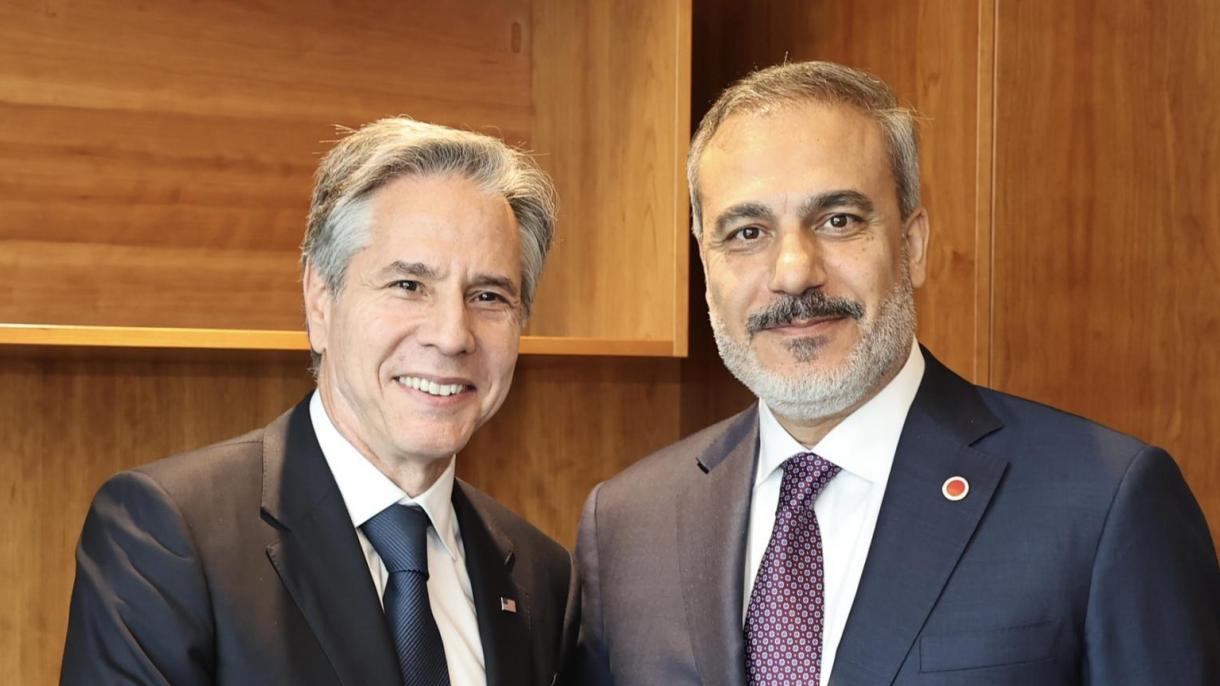 دیدارهای وزیر امور خارجه ترکیه در لندن