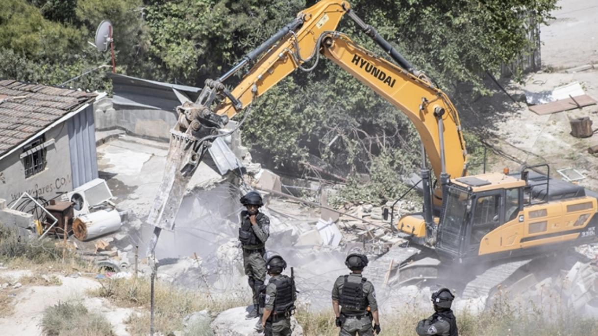 以色列拆除巴勒斯坦人的建筑并没收土地