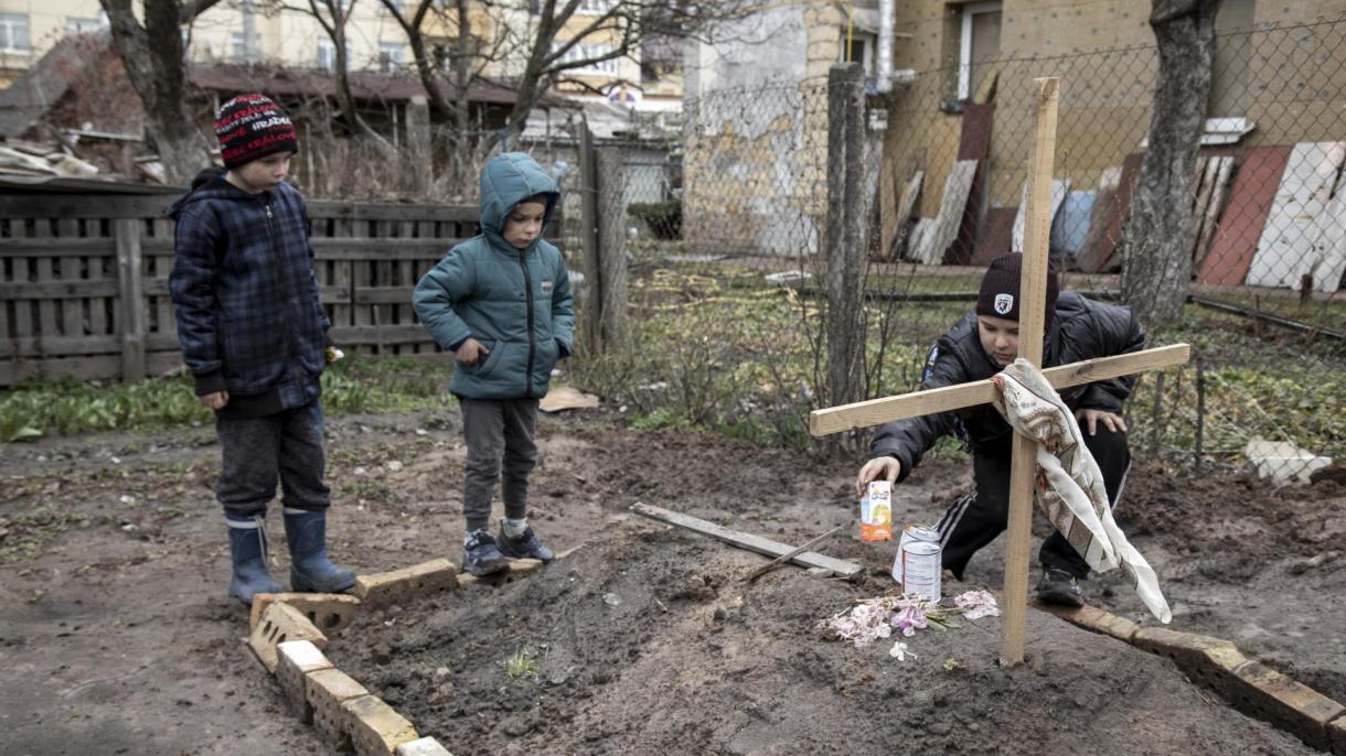 Az orosz külügyminiszter szerint hamisak a bucsai mészárlásról készült felvételek