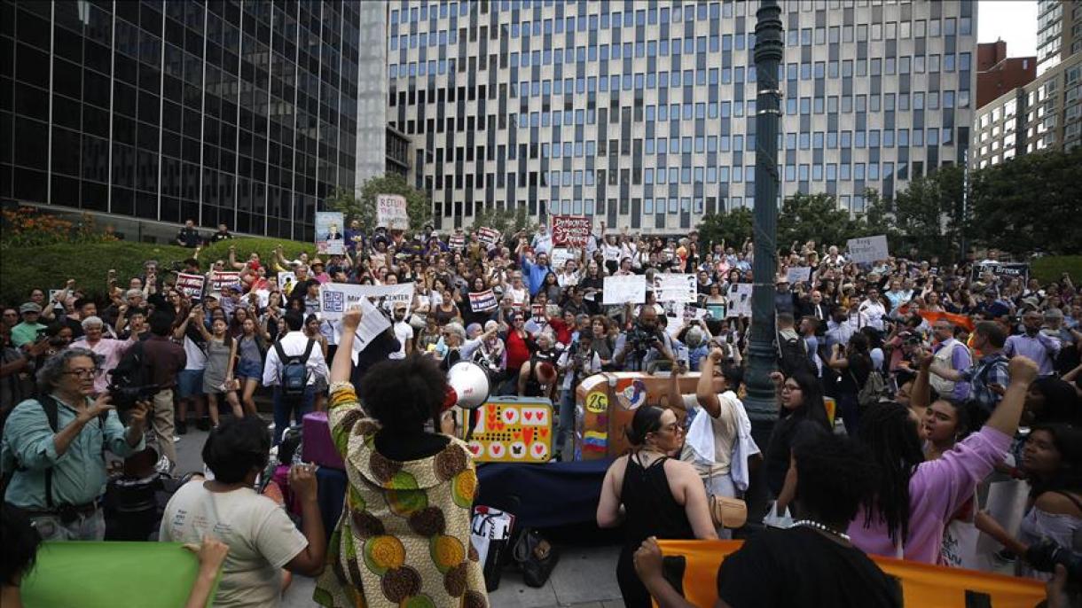 Нью - Йоркто качкындарды колдогон митинг өткөрүлдү