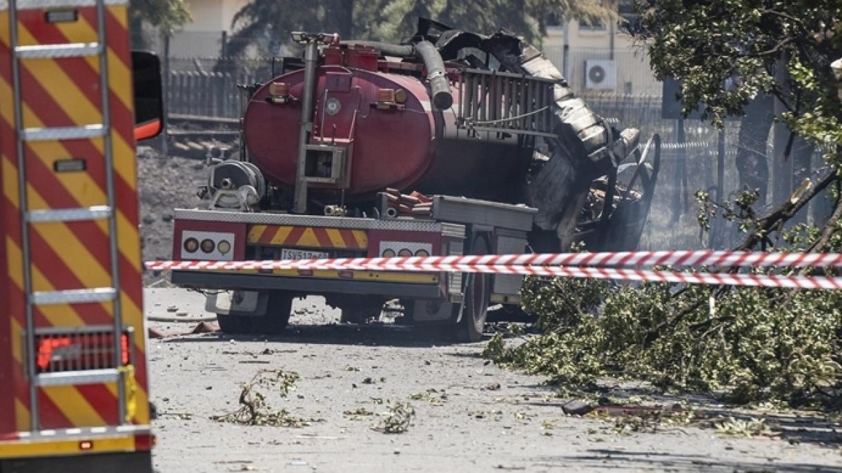 南非一油罐车爆炸致15死