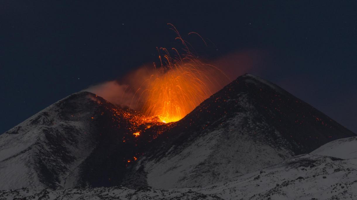 意大利埃特纳火山再次喷发