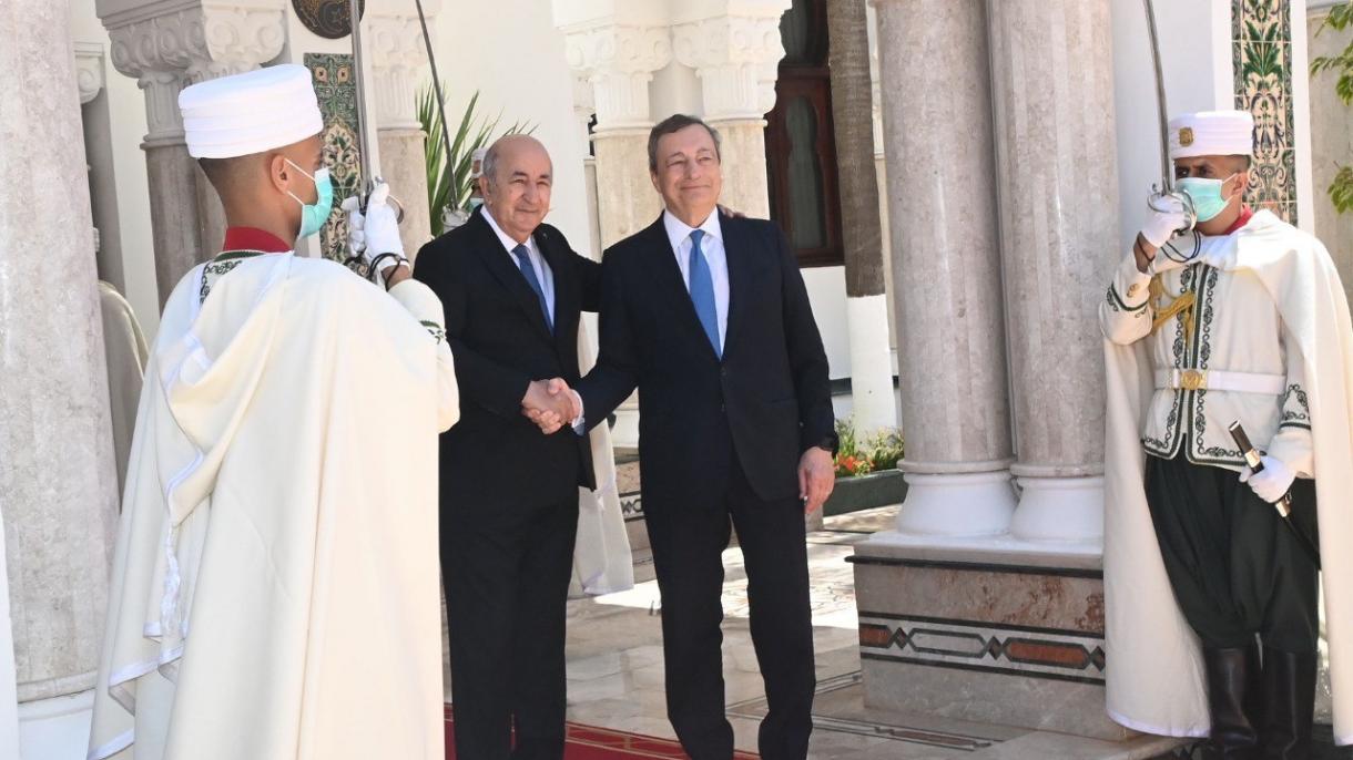 Mario Draghi e' in visita ufficiale in Algeria
