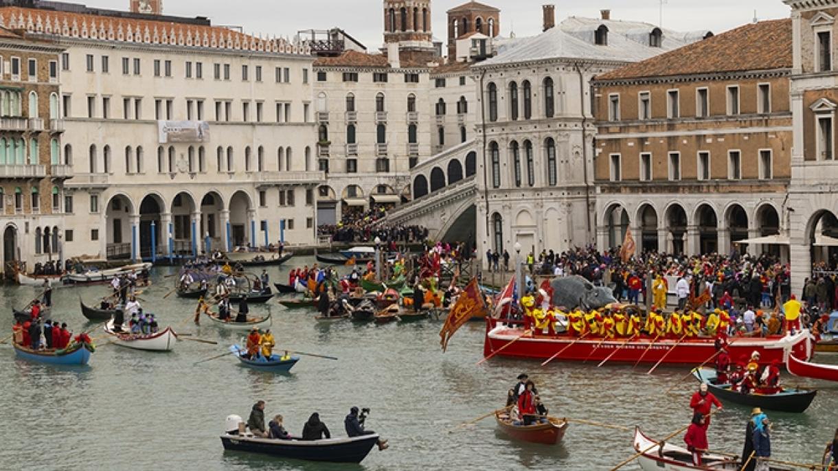 Veneția se pregătește să perceapă o taxă de intrare în 2024