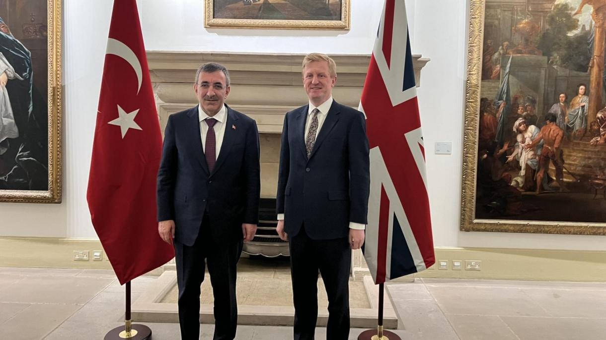 O Vice-Presidente Cevdet Yilmaz reuniu com o Vice-primeiro-ministro britânico Oliver Dowden