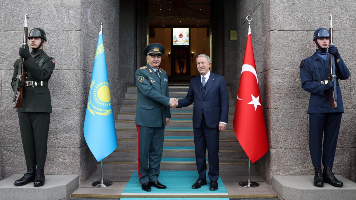 Акар се срещна с министъра на отбраната на Казахстан