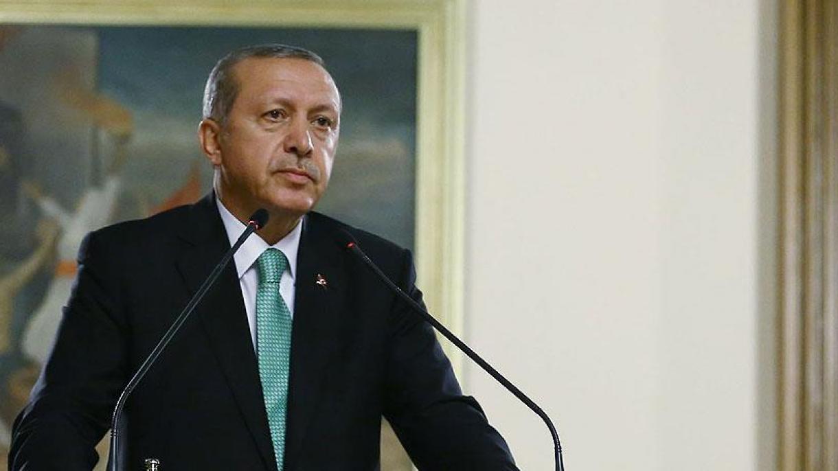 Erdogan al parlamento, prima visita dopo tentativo di golpe
