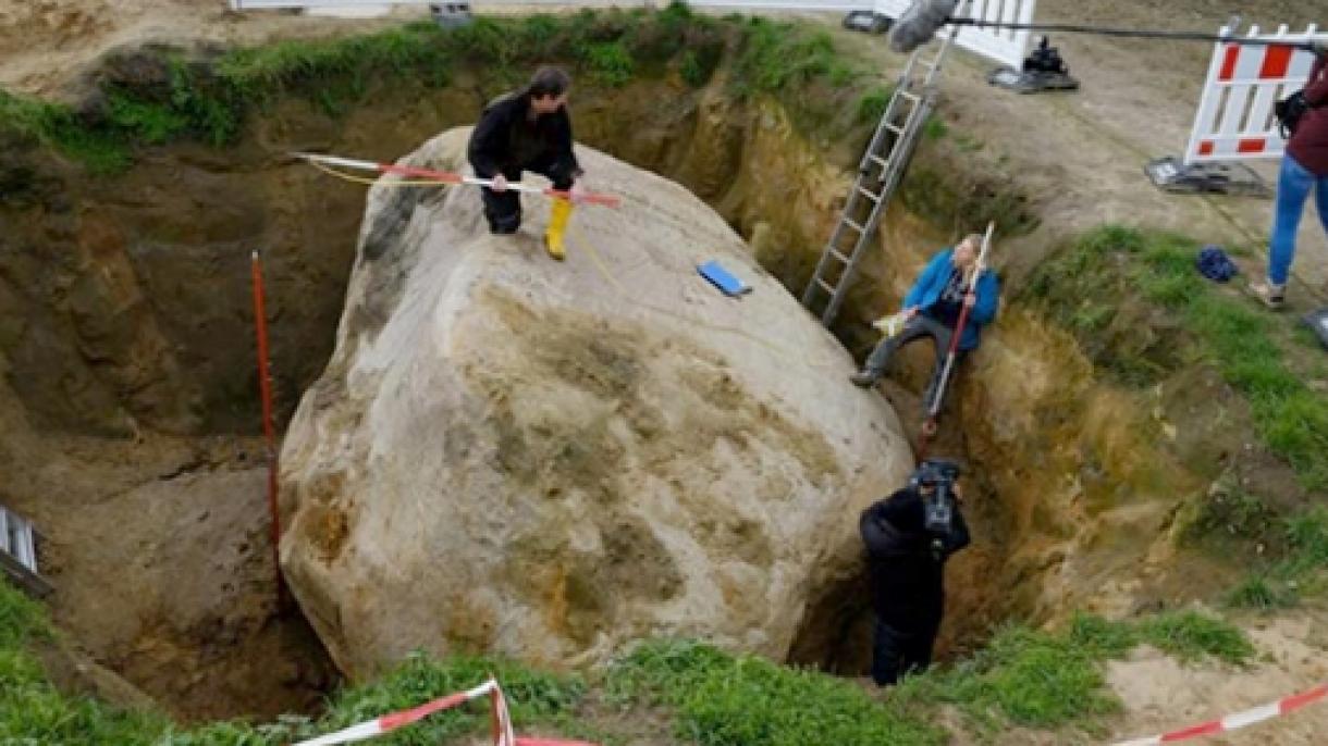 Uma rocha de um bilhão de anos saiu do campo