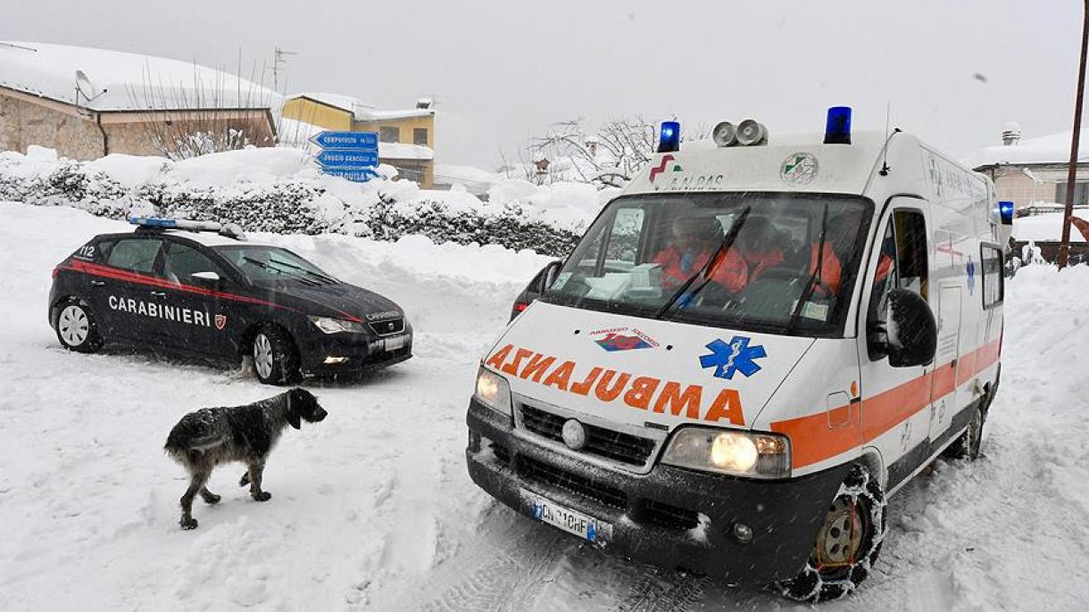 意大利一家酒店遭雪崩冲击30人死亡