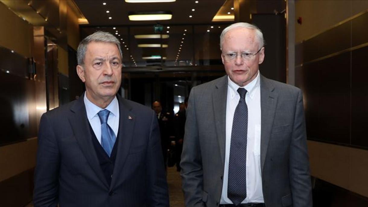 وزیر دفاع ترکیه با همتاهای اتریشی و افغان در بروکسل دیدار کرد