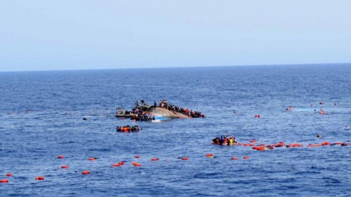 菲律宾一艘客船倾覆   30 人丧生