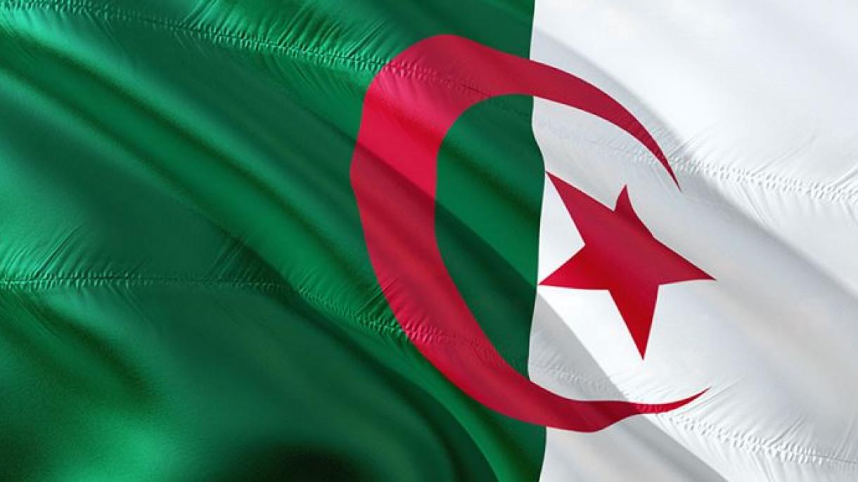 الجزایرده عبدالعزیز جراد باشچیلیگیده حکومت قوریلدی