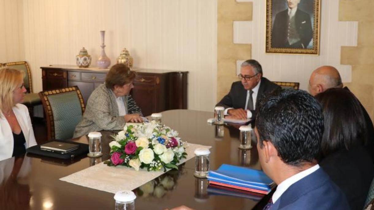 El presidente turco-chipriota se reúne con la enviada especial de la ONU