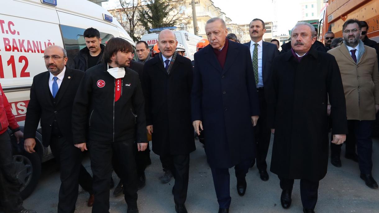 Erdogan llega a Elazig tras el fuerte temblor de tierra que causó víctimas mortales