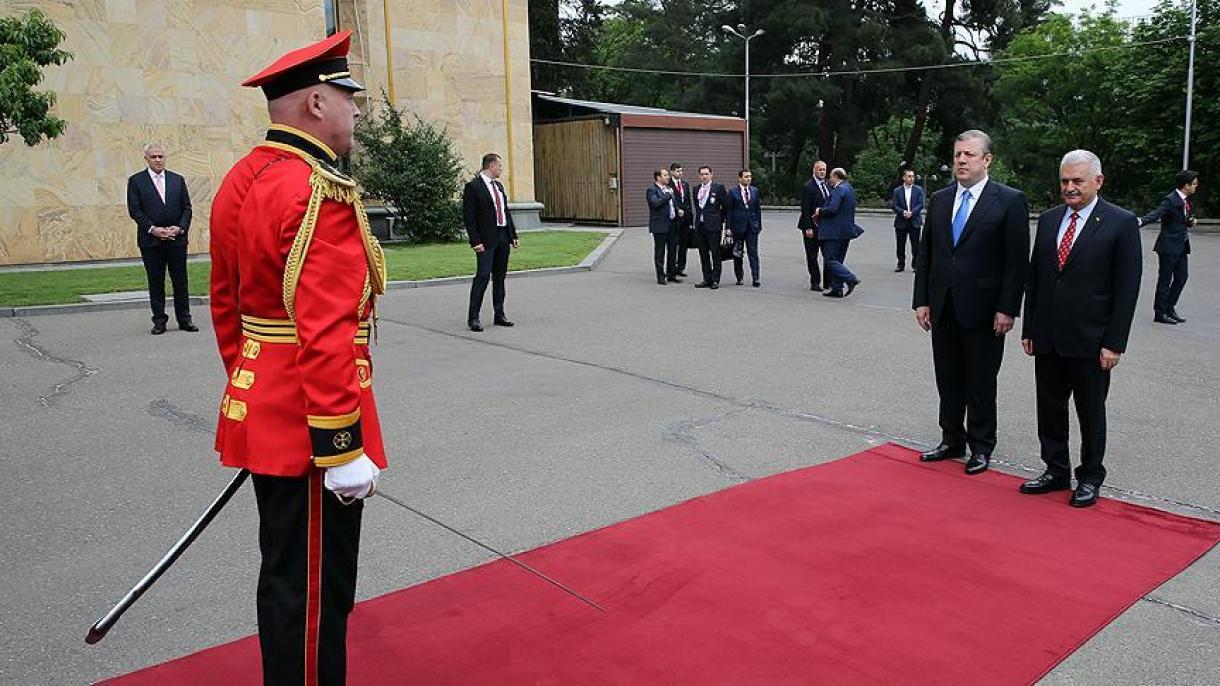 总理伊尔德勒穆在格鲁吉亚受到正式仪式迎接