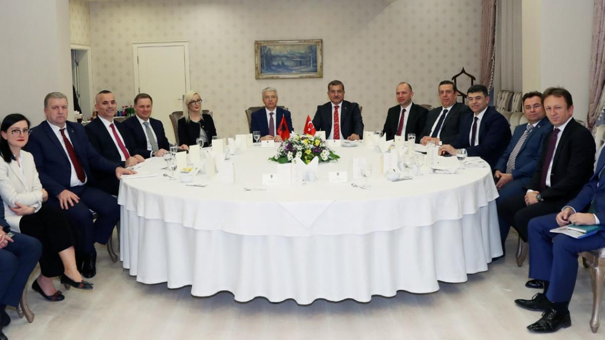 دیدارهای وزیر کشور آلبانی در ترکیه