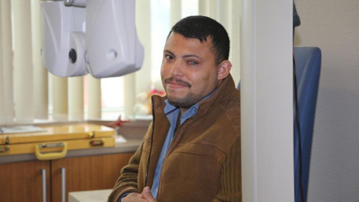 موذن عراقی با جراحی چشم در تورکیه بینایی خود را بازیافت