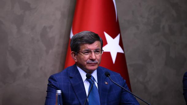 Ahmet Davutoğlu, miniszterelnök a franciaországi Strazburg városába utazott