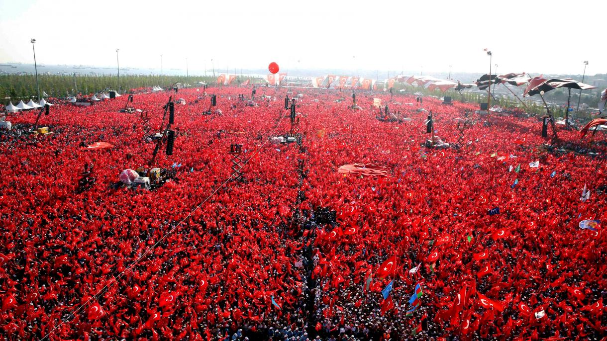 Comício da Democracia e dos Mártires foi apoiado por comícios em quatro cantos da Turquia