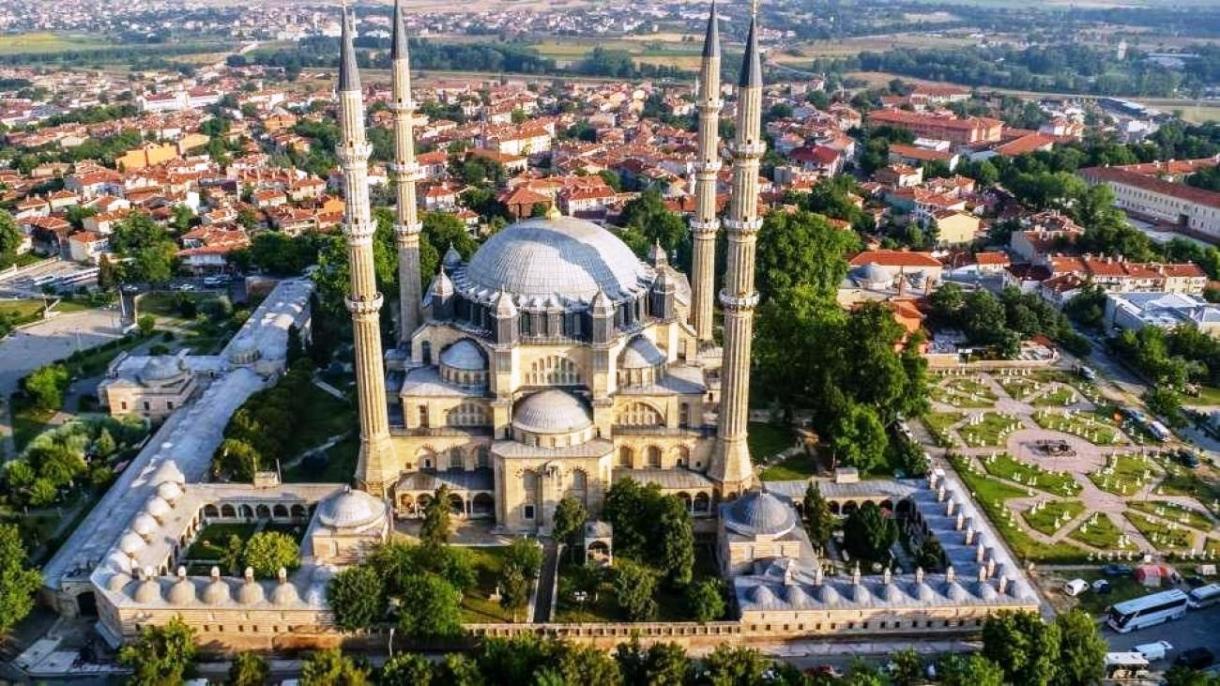 UNESCO-ya daxil edilən ilk məscid və Osmanlı memarlığının zirvəsi