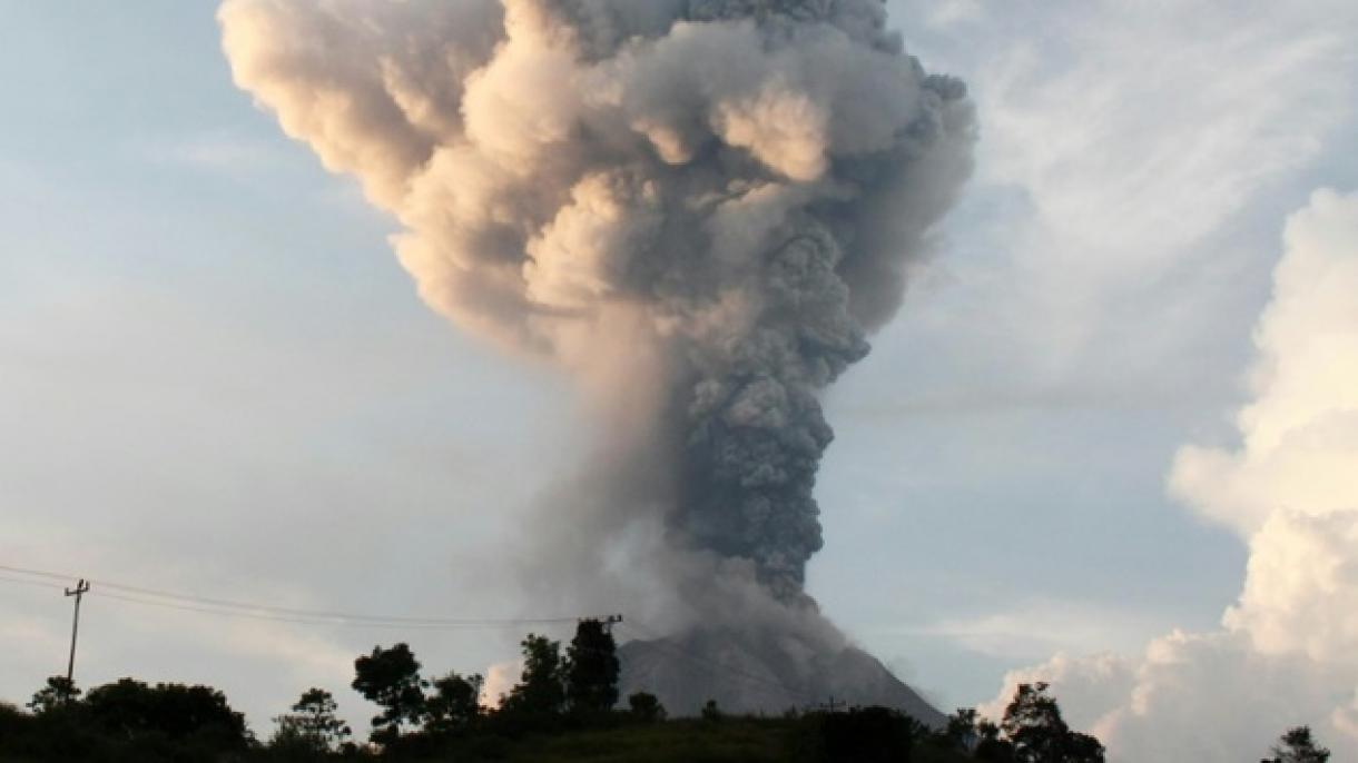 インドネシアの火山が噴火 インドネシアの火山が噴火