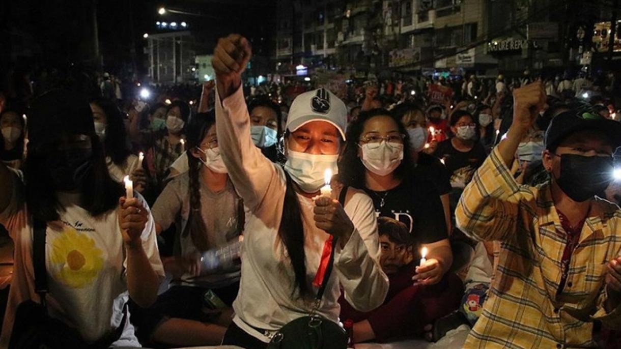 缅甸示威民众遭真枪实弹干预 11人丧生
