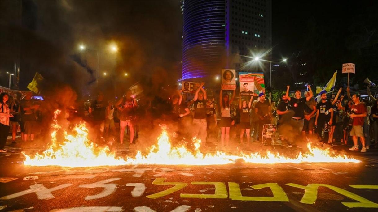 Ýüzlerçe adam Netanýahuny protest etmek üçin Tel-Awiwe ýöriş etdi