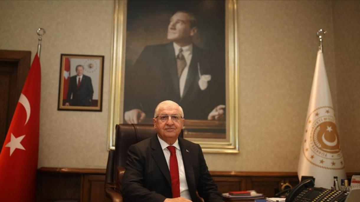 وزیر دفاع ترکیه یاد شهدای ساری‌کامیش را گرامی داشت