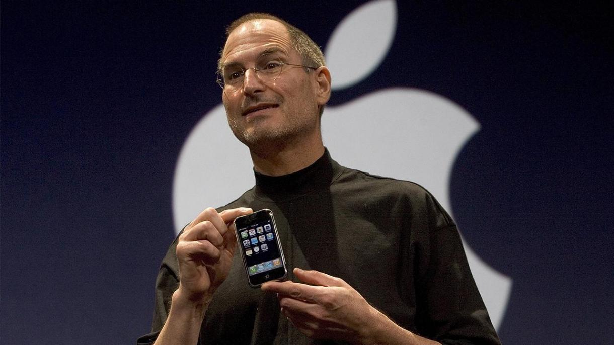 iPhone на Apple от 2007 бе продаден на търг...