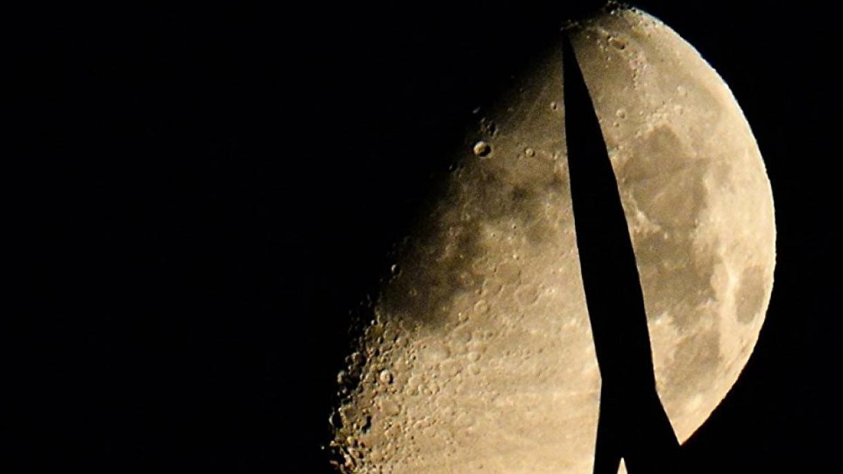 日本科学家在月球上发现建立探月基地理想场所