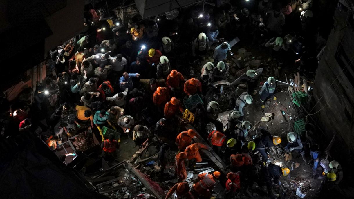 ممبئی: زمین بوس عمارت کے ملبے سے 14 افراد کی نعشیں بازیاب،امدادی کاروائی جاری