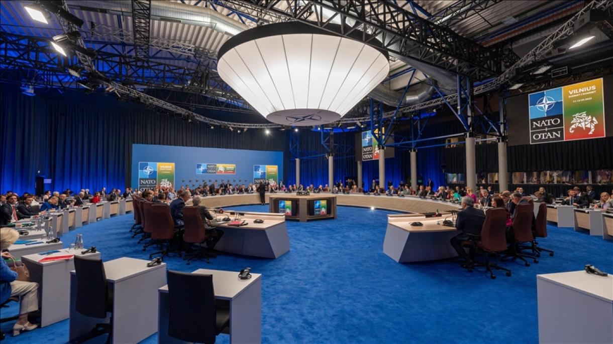 Лидерите на НАТО приеха заключителна декларация на срещата на върха