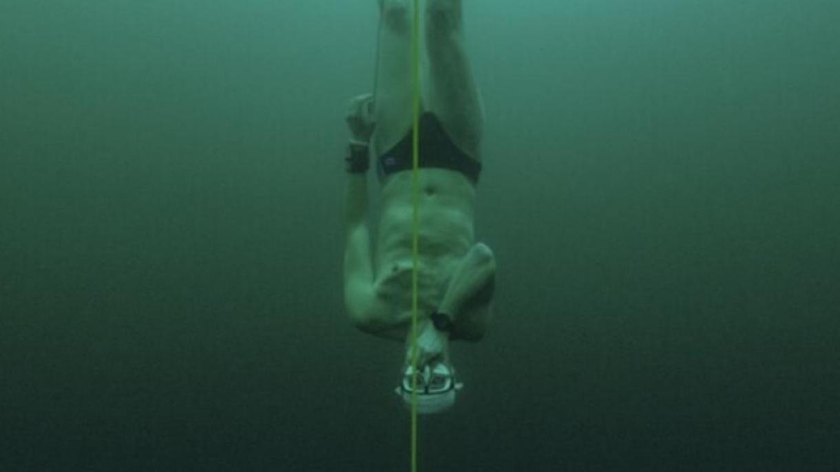 El buceador David Vencl batió el récord mundial en 52,1 metros de profundidad sin equipamiento