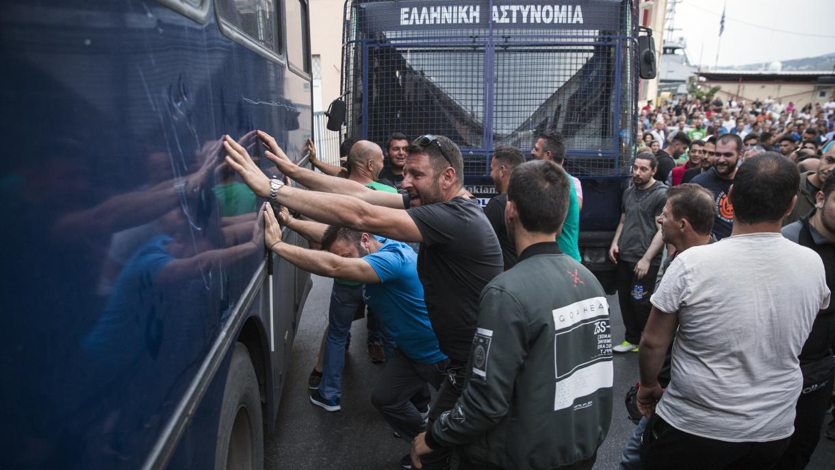 Ένταση ανάμεσα σε αστυνομικούς και αιτούντες άσυλο στη Μυτιλήνη