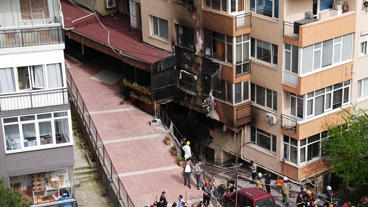 استانبول ده یوزبیرگن یانغین عاقبتیده اونلب کیشی حیاتینی یوقاتدی