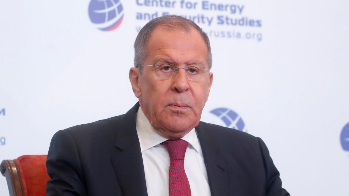 Lavrov: controllare i giacimenti petroliferi siriani sono illegali