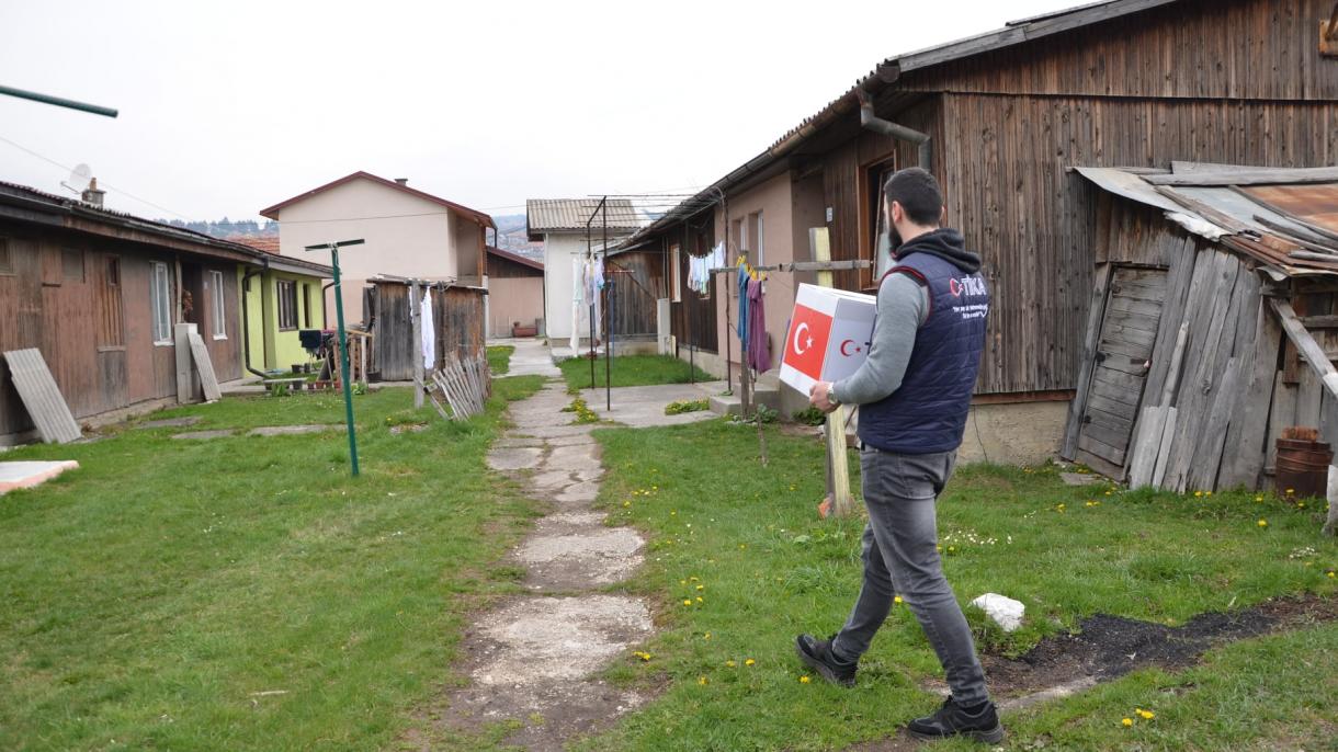 ترکیه بین هزار خانواده در مونته‌نگرو بسته‌های توزیع کرد